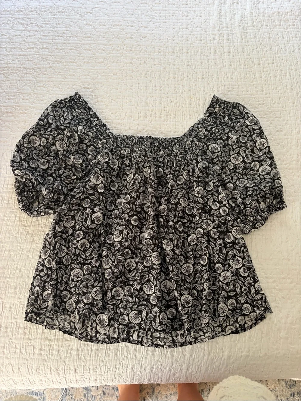 LOFT Black & White Floral Smocked Puff Sleeve  Top